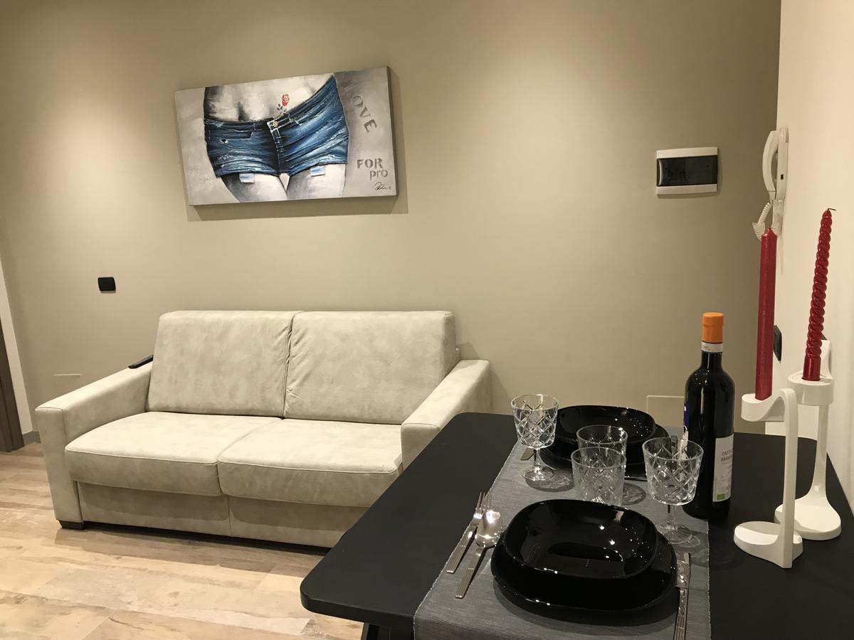 Sforza Apartment Near Duomo Milano Exterior foto